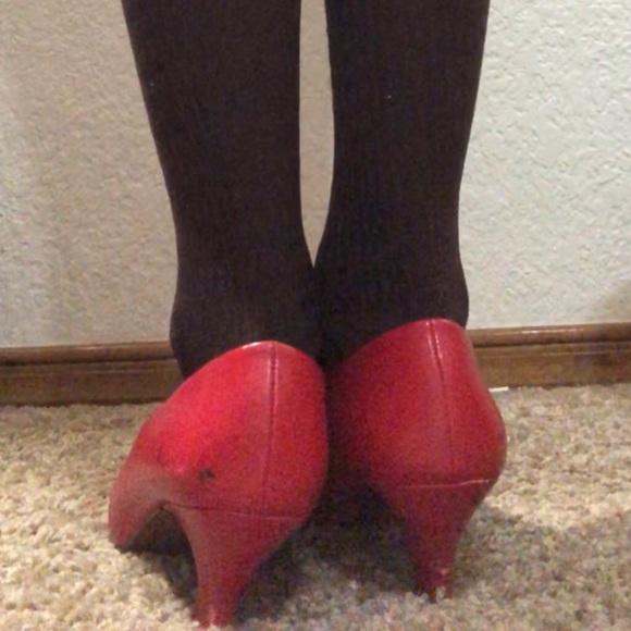 classic red heels - Picture 4 of 7